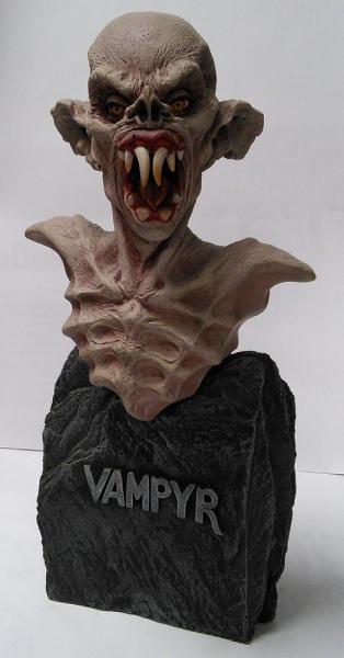 Vampyr (model kit résine monté et peint) - beige