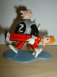 Zorglhomme portant Spirou  (4732)