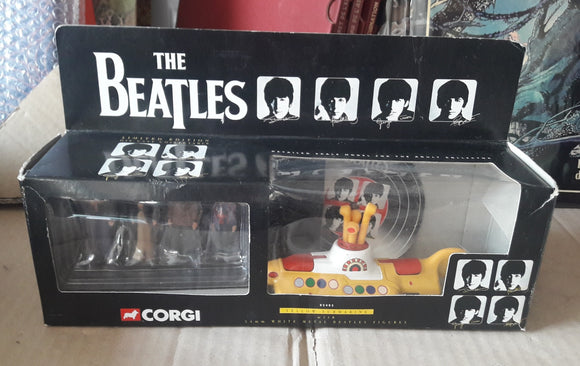 The Beatles : Set d'action figures Yellow Submarine (avec petit défaut)